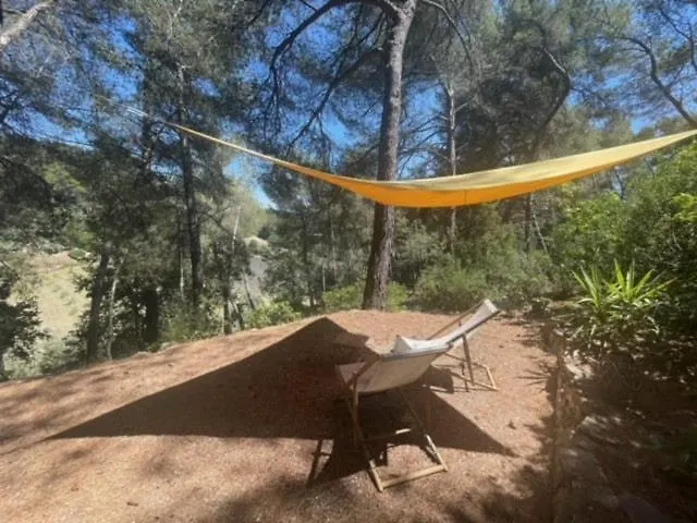 Le Charmeur - Le Chalet Attrape-Coeur Aix-en-Provence 0*,  França